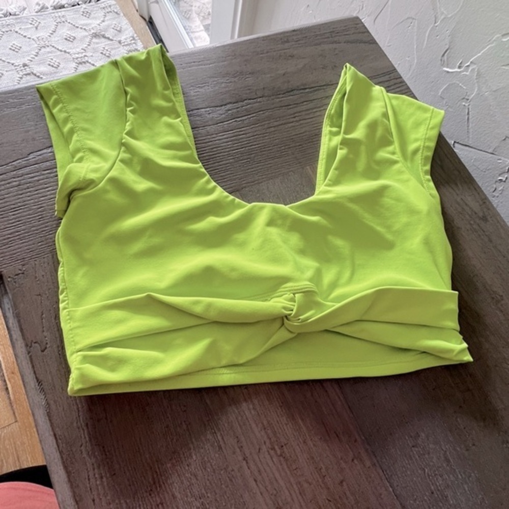 NWOT womens small cara loren crop activewear sports top bra